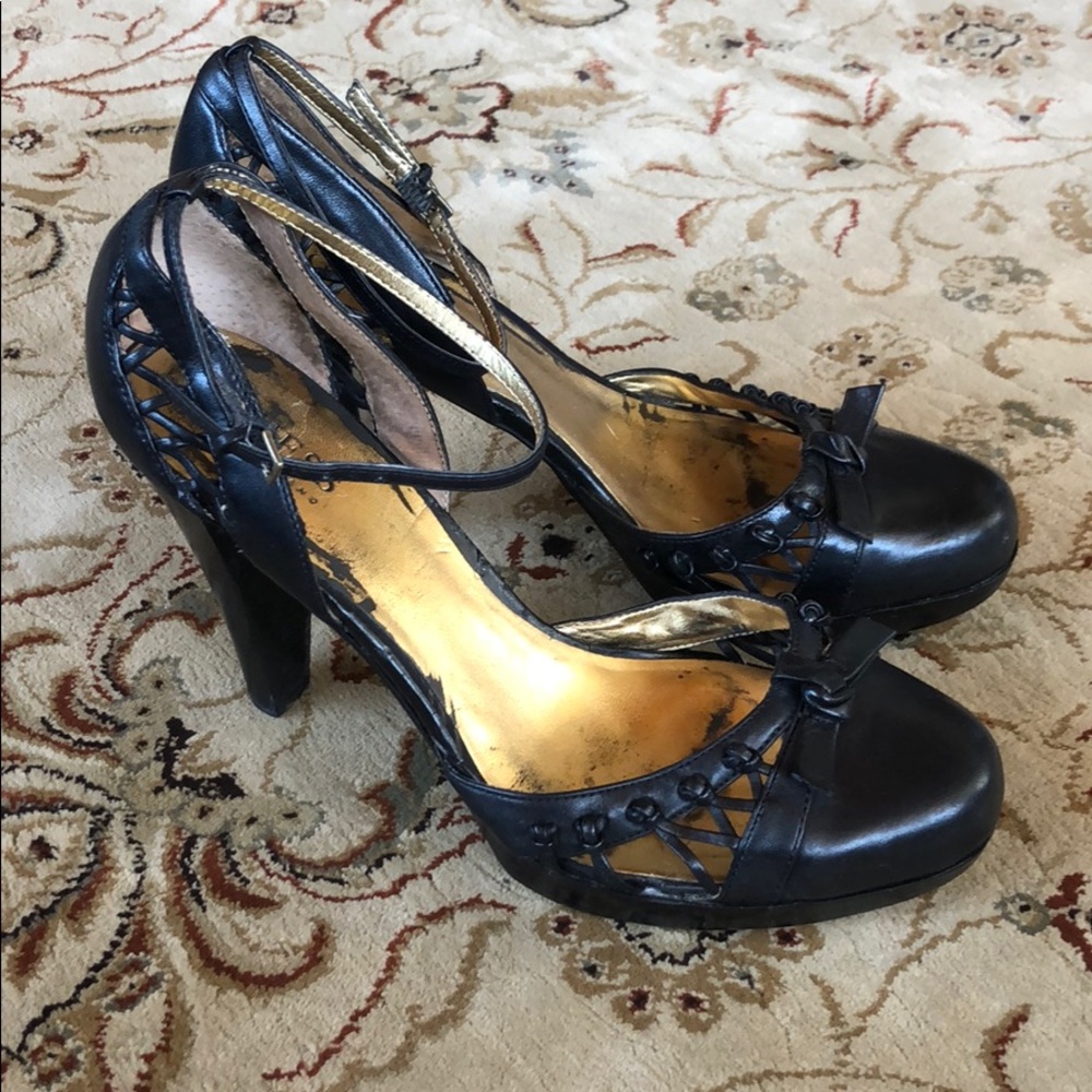 Guess Mary Jane heels leather